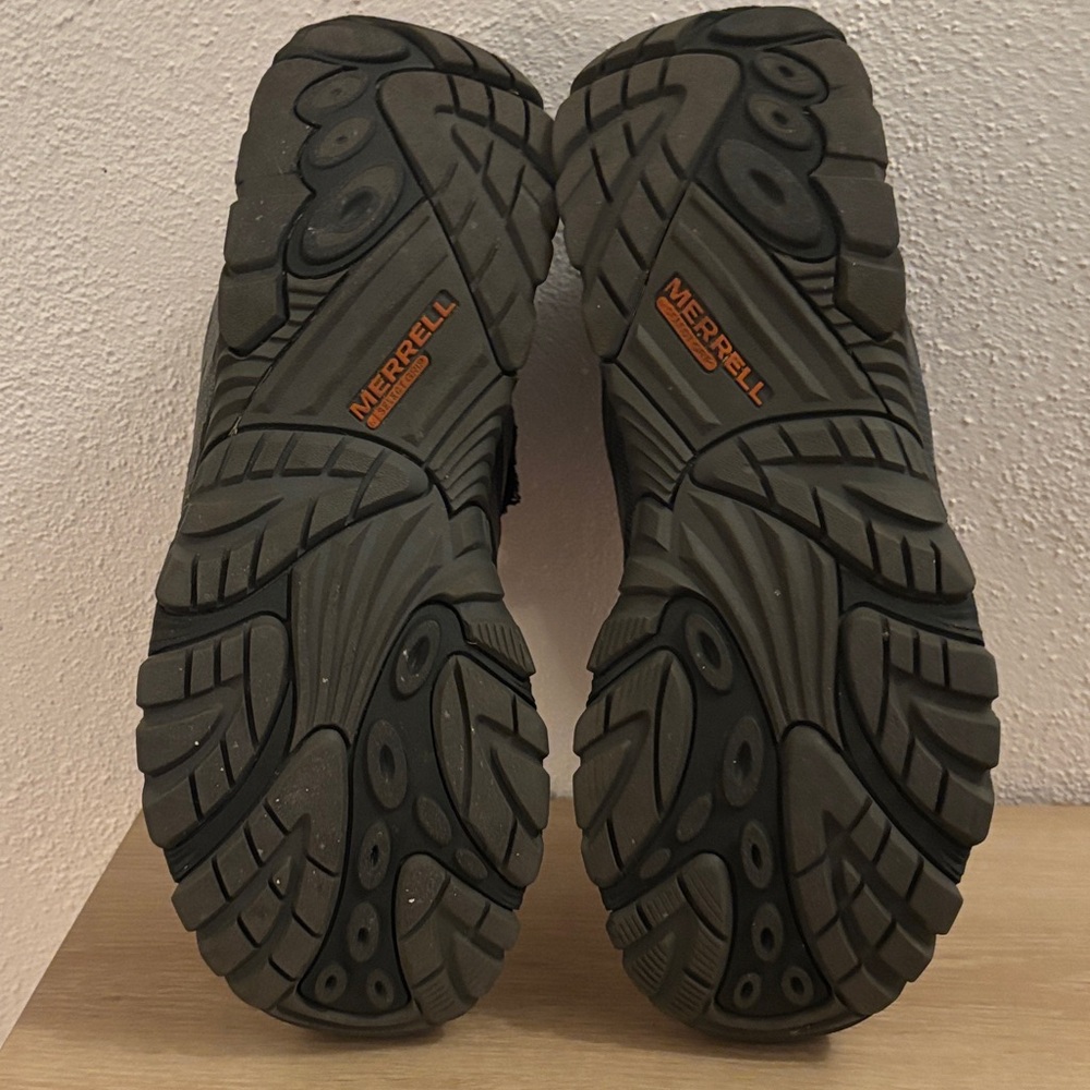 Merrell Men's Black and Orange Athletic Shoes - Picture 4 of 11